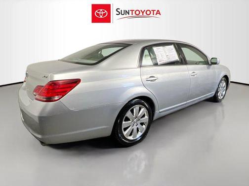2005 Toyota Avalon XLS