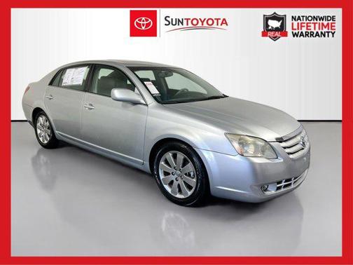 2005 Toyota Avalon XLS