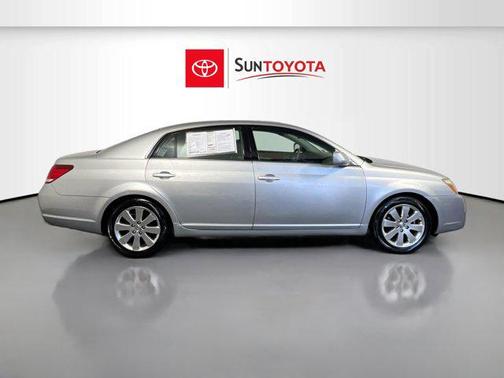 2005 Toyota Avalon XLS