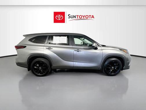 Heavy Metal 2026 Toyota Highlander XLE
