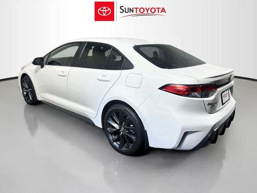 Ice Cap 2024 Toyota Corolla SE