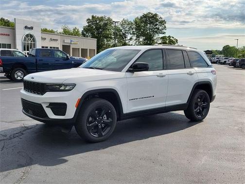 2025 Jeep Grand Cherokee Laredo