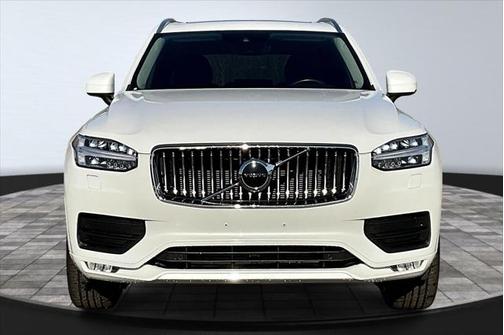 2021 Volvo XC90 T6 Momentum