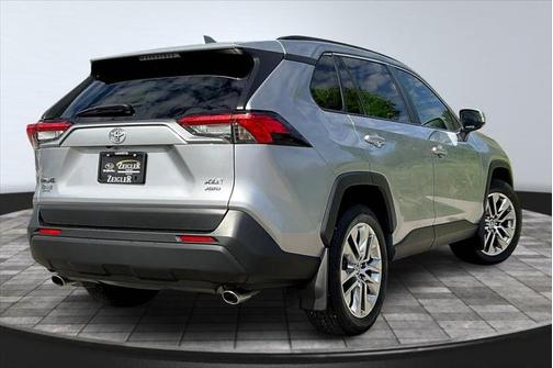 2020 Toyota RAV4 XLE Premium