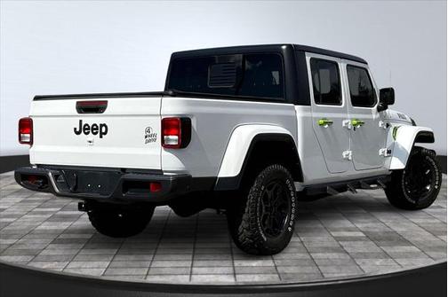 2022 Jeep Gladiator Sport