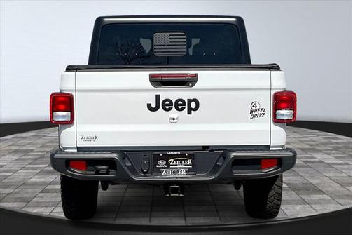 2022 Jeep Gladiator Sport