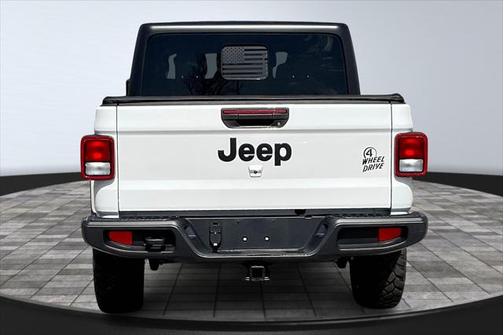 2022 Jeep Gladiator Sport