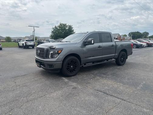 2018 Nissan Titan SV