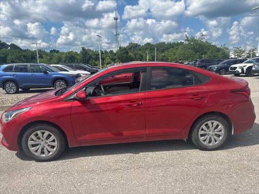 2022 Hyundai Accent SE