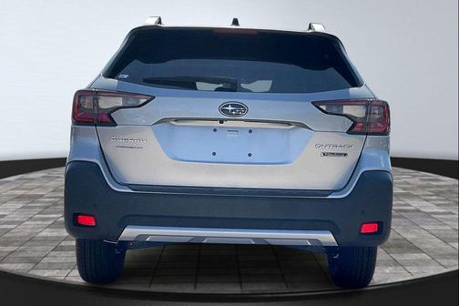 2025 Subaru Outback Touring