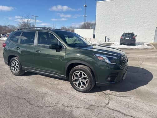 2023 Subaru Forester Premium