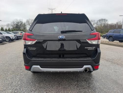 Crystal Black Silica 2022 Subaru Forester Touring