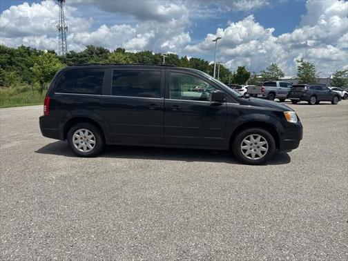 2010 Chrysler Town & Country LX