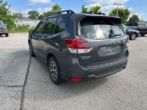 Magnetite Gray Metallic 2023 Subaru Forester Premium