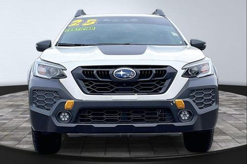 Crystal White Pearl 2025 Subaru Outback Wilderness