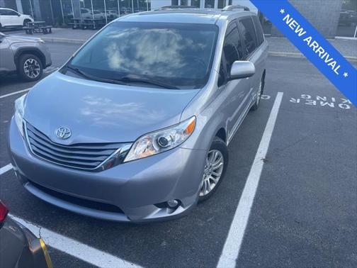 2017 Toyota Sienna XLE