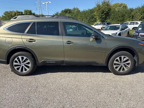 2022 Subaru Outback Premium