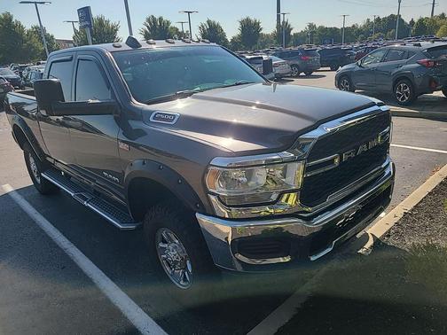 2021 RAM 2500 Tradesman Crew Cab 4x4 6'4' Box