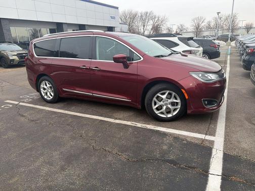 2018 Chrysler Pacifica Touring-L Plus