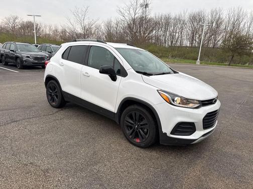 Summit White 2020 Chevrolet Trax LT