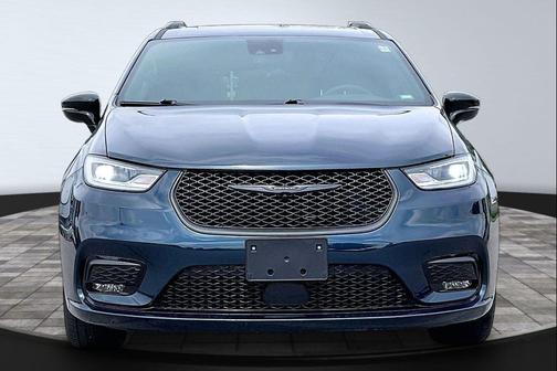 Fathom Blue Pearlcoat 2025 Chrysler Pacifica Limited
