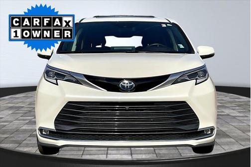 2021 Toyota Sienna Platinum 7 Passenger