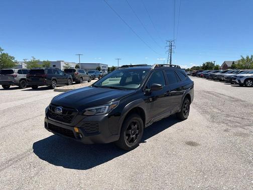 Crystal Black Silica 2024 Subaru Outback Wilderness