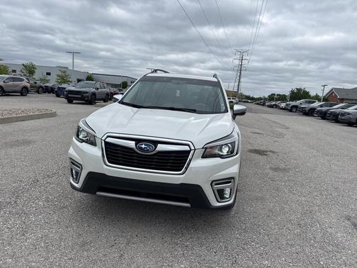 Crystal White Pearl 2020 Subaru Forester Touring
