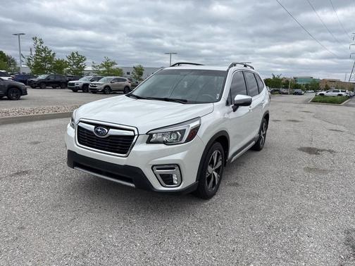 Crystal White Pearl 2020 Subaru Forester Touring