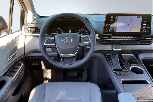 2022 Toyota Sienna XLE 7 Passenger