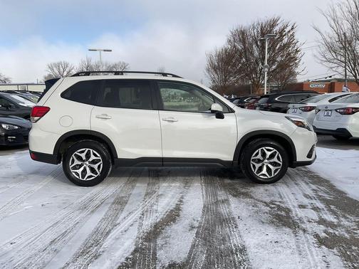 2024 Subaru Forester Premium