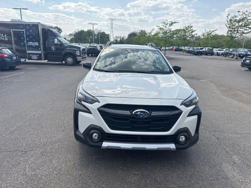 Crystal White Pearl 2023 Subaru Outback Limited