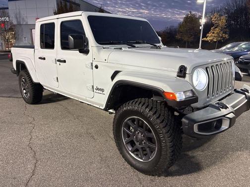 2022 Jeep Gladiator Overland