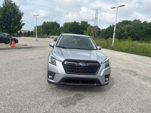 Ice Silver Metallic 2023 Subaru Forester Limited