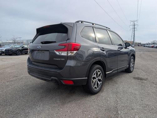 2023 Subaru Forester Premium