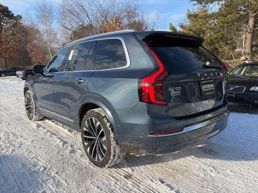 2025 Volvo XC90 B5 Plus