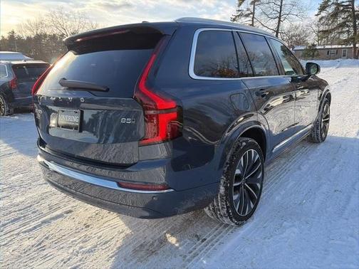 2025 Volvo XC90 B5 Plus