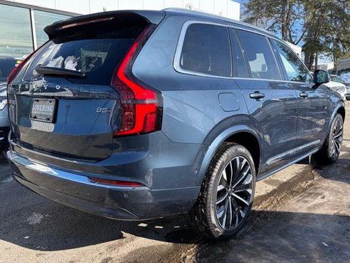 2025 Volvo XC90 B5 Plus