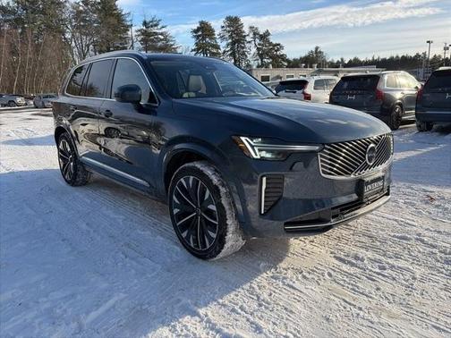 2025 Volvo XC90 B5 Plus