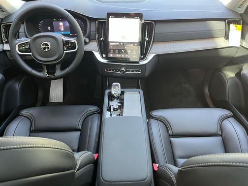 2026 Volvo XC90 B6 Ultra 7-Seater