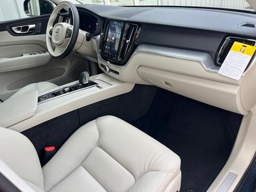 2025 Volvo XC60 B5 Core