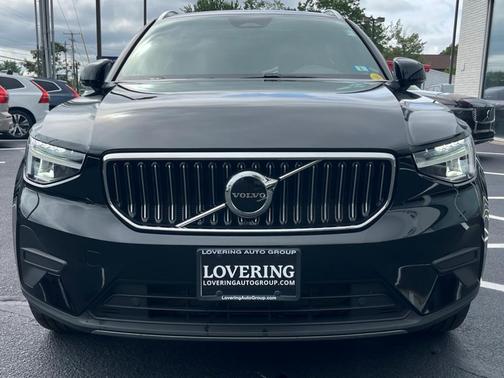 2025 Volvo XC40 B5 Core Bright Theme