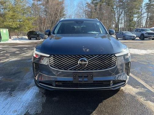 2025 Volvo XC90 B6 Plus 7-Seater