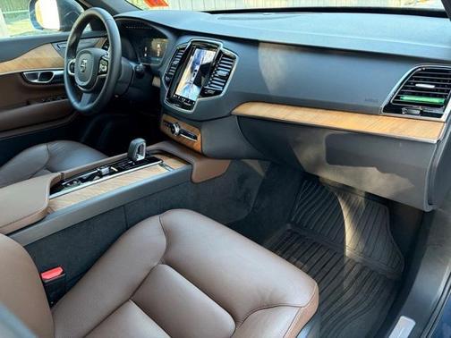2024 Volvo XC90 Recharge Plug-In Hybrid T8 Plus Bright Theme 7 Passenger