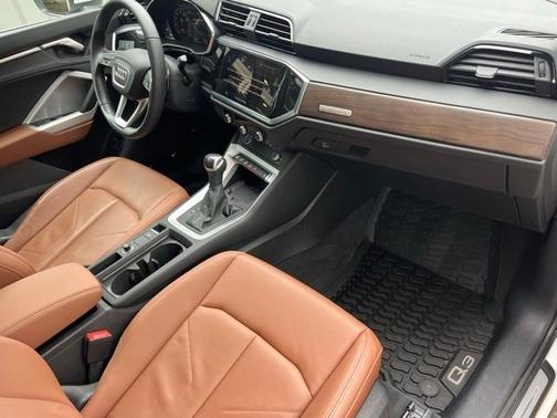 2023 Audi Q3 45 S line Premium
