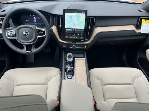 2026 Volvo XC60 B5 Plus