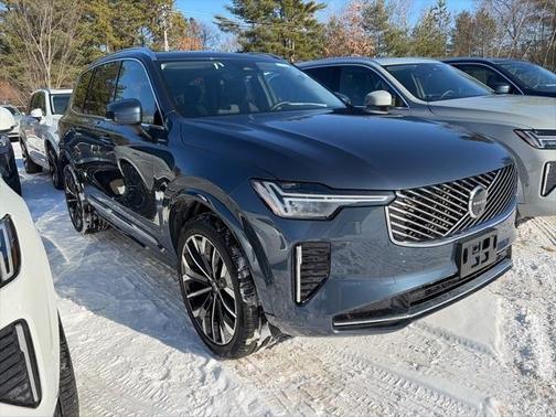 2025 Volvo XC90 B6 Plus 7-Seater