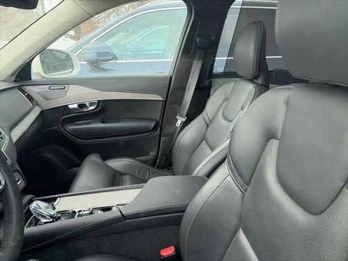 2024 Volvo XC90 Recharge Plug-In Hybrid T8 Ultimate Bright Theme 7-Seater