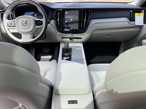 2025 Volvo XC60 Plug-In Hybrid T8 Plus