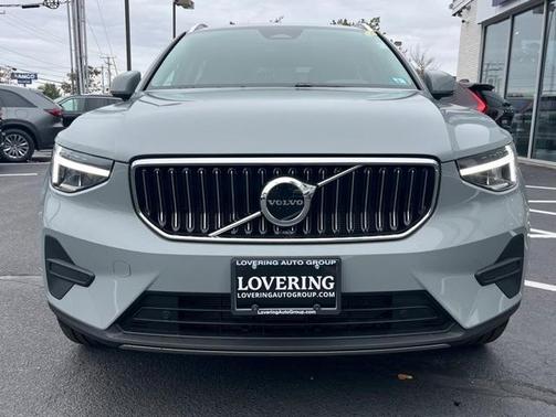 2025 Volvo XC40 B5 Core Bright Theme